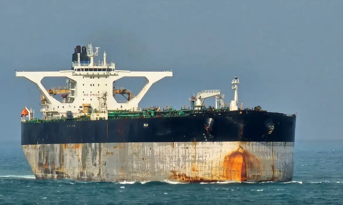 2026-01-07t124754z_1_lynxmpem060mq_rtroptp_4_eua-venezuela-petroleiro-apreensao