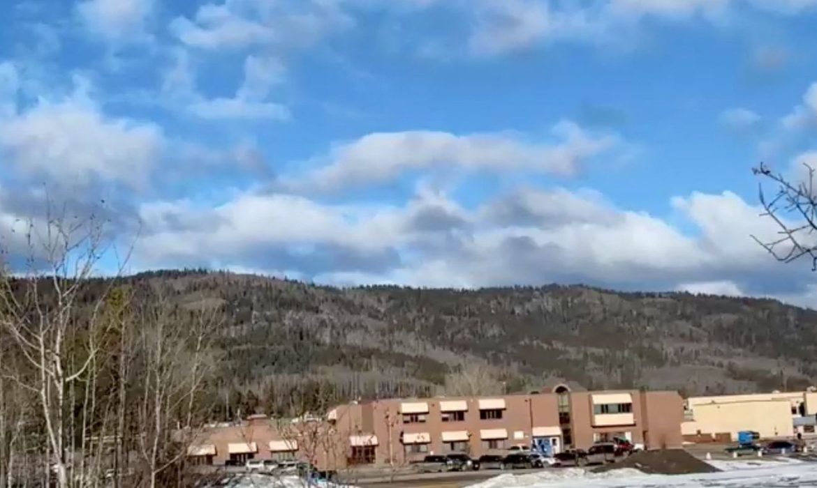 © Reuters/Trent Ernst/Tumbler RidgeLines